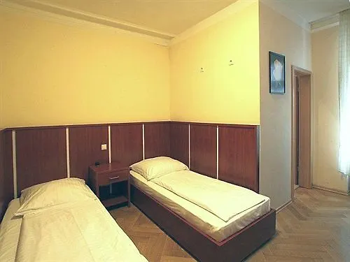 Hotel Atlas Residence Munich 3*,